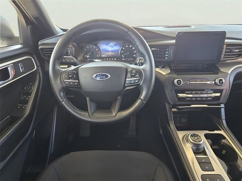 Used 2020 Ford Explorer XLT image 43
