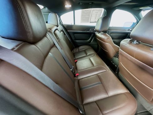 Used 2012 Lincoln MKS AWD image 27