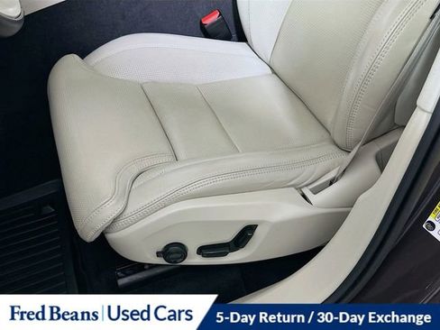 Used 2023 Volvo XC60 B5 Ultimate w/ Climate Package image 21