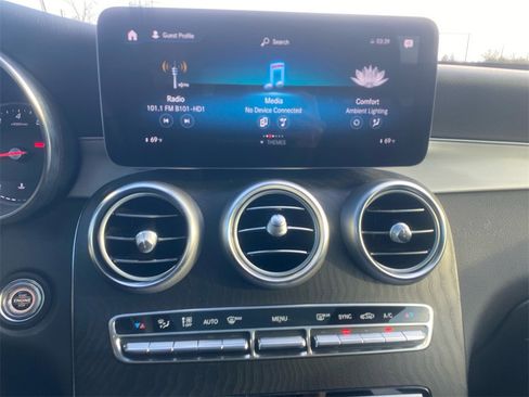 Used 2021 Mercedes-Benz GLC 300 4MATIC image 22