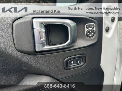 Used 2021 Jeep Wrangler Unlimited Sahara image 13