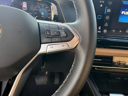 Used 2024 Volkswagen Atlas Cross Sport SEL image 17