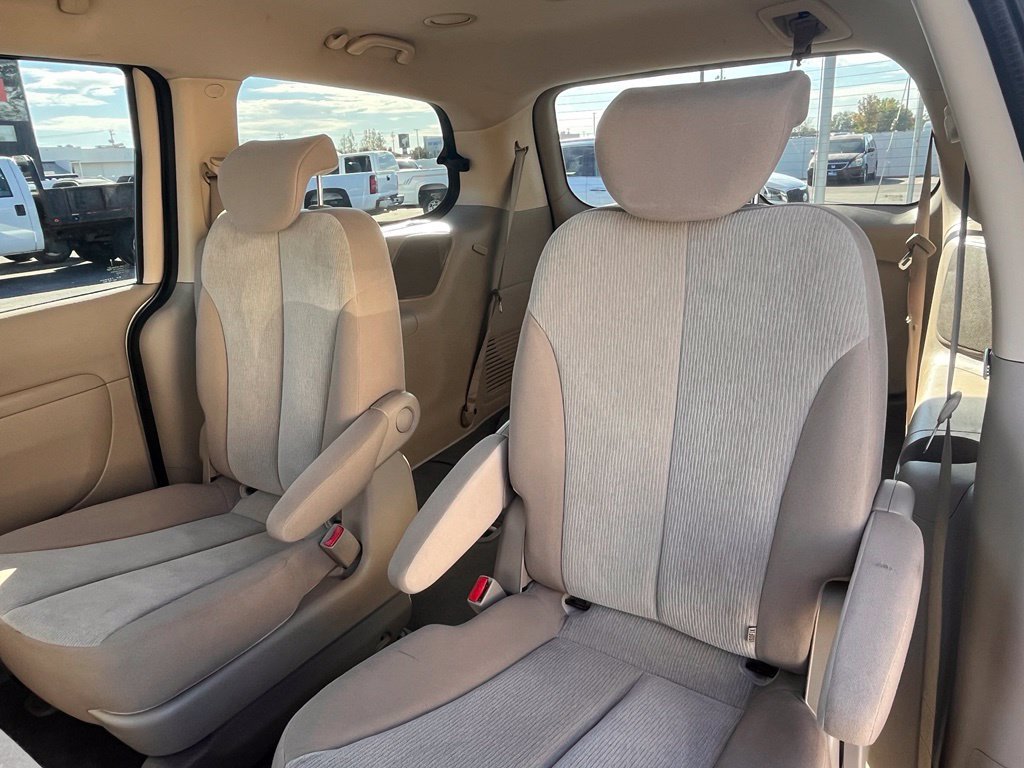 Used 2012 Kia Sedona LX FWD image 10