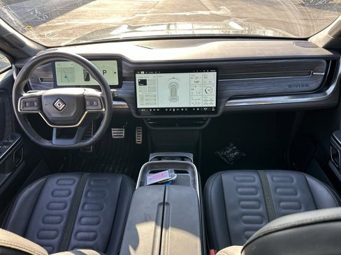 Used 2022 Rivian R1S Launch Edition image 8