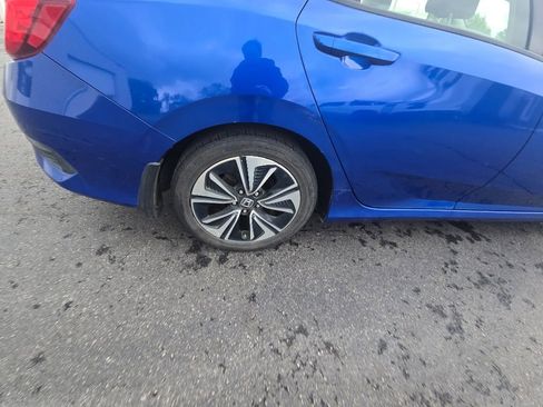 Certified 2018 Honda Civic EX-L image 9