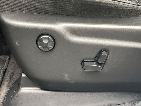 Used 2019 Jeep Grand Cherokee Altitude AWD/4WD image 11