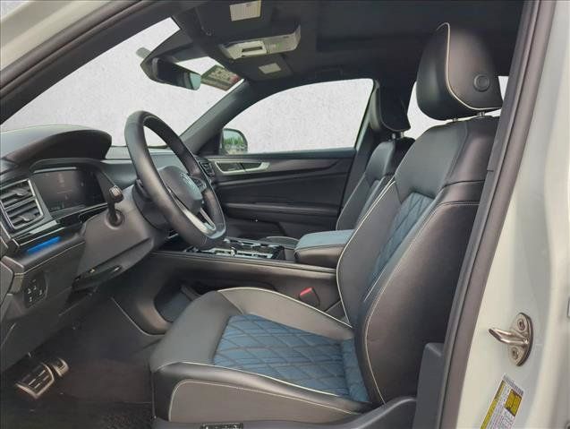Used 2025 Volkswagen Atlas Cross Sport SEL Premium R-Line AWD/4WD image 17