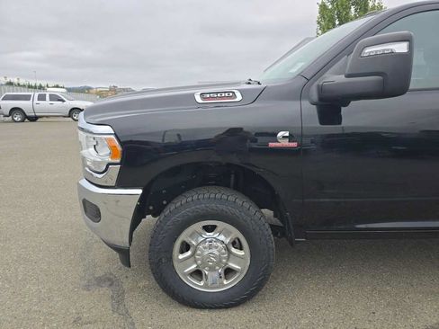 Used 2024 RAM 3500 Tradesman w/ Towing Technology Group AWD/4WD image 19