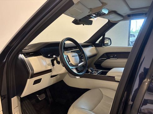 Used 2023 Land Rover Range Rover Long Wheelbase SE AWD/4WD image 12