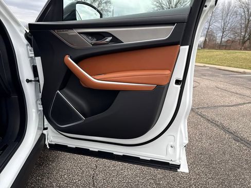 New 2026 Jaguar F-PACE R-Dynamic S image 15