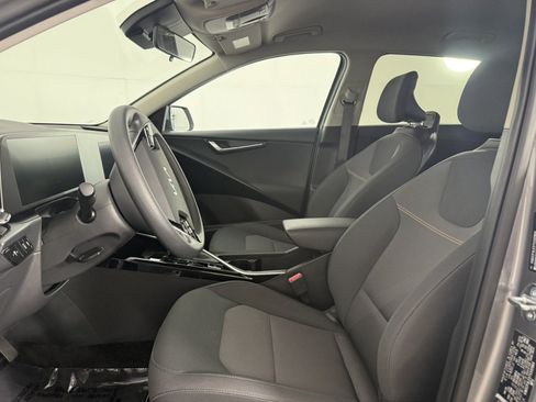 Used 2026 Kia Niro LX FWD image 14