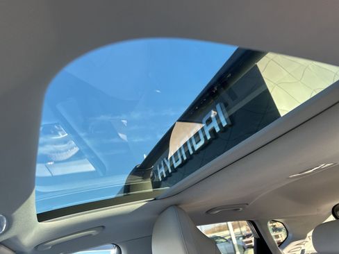 Used 2025 Hyundai Kona Limited image 49