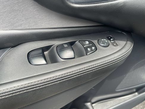 Used 2022 Nissan Murano S AWD/4WD image 12