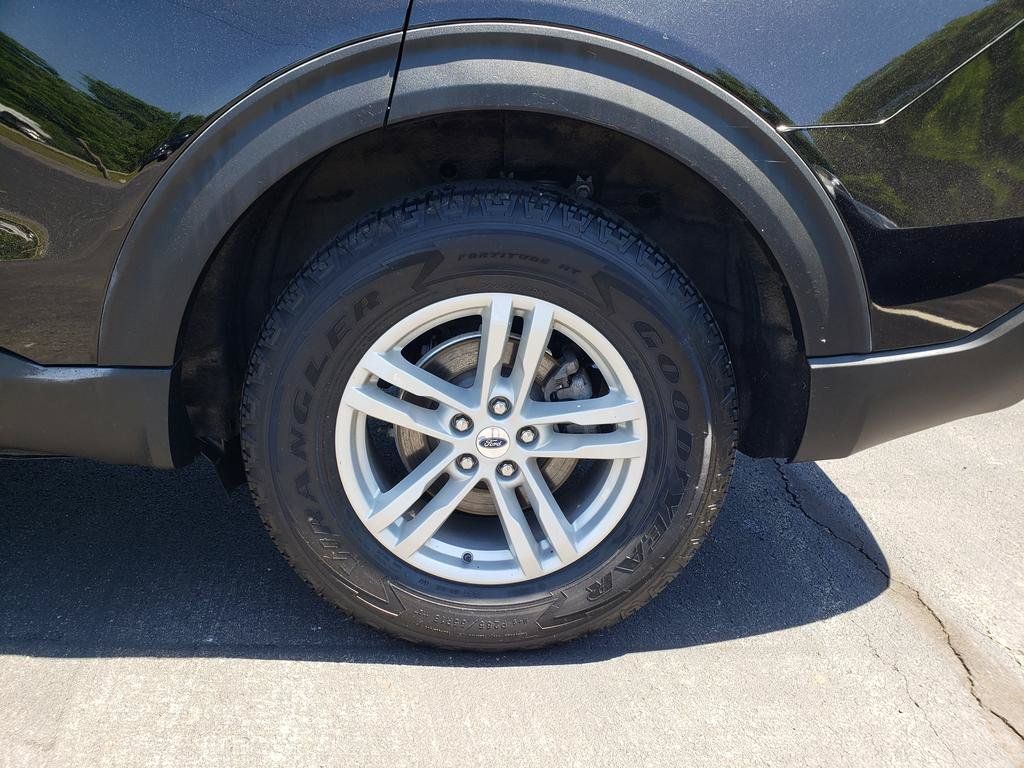 Used 2023 Ford Explorer XLT w/ Equipment Group 202A AWD/4WD image 20