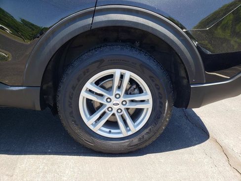 Used 2023 Ford Explorer XLT w/ Equipment Group 202A AWD/4WD image 20