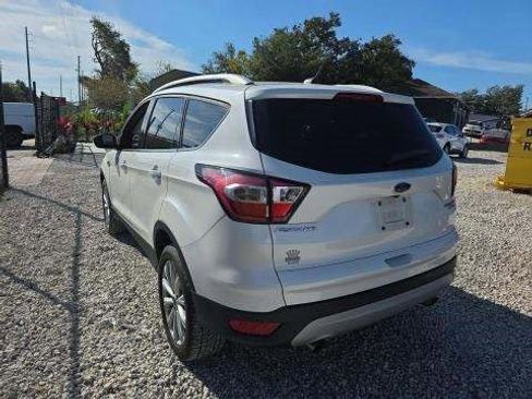 Used 2017 Ford Escape Titanium image 2