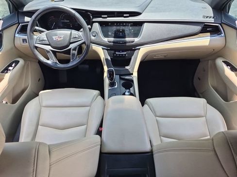Used 2018 Cadillac XT5 FWD w/ LPO, Wheel Lock Package image 21