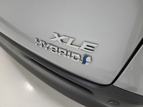 Used 2021 Toyota Sienna XLE FWD image 8