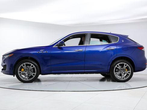 Certified 2023 Maserati Levante GT AWD/4WD image 2