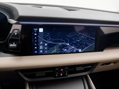 Certified 2025 Porsche Macan Electric image 29