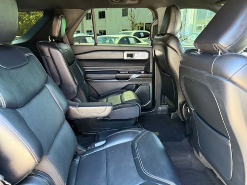 Used 2020 Ford Explorer ST w/ ST Street Pack image 8