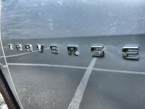 Used 2022 Chevrolet Traverse LS FWD image 32