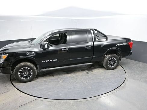 Used 2016 Nissan Titan PRO-4X w/ Pro-4x Convenience Package AWD/4WD image 40