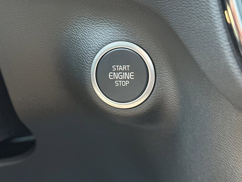 New 2025 Volvo XC40 B5 Plus w/ Climate Package image 26