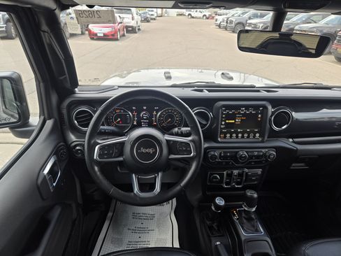 Used 2023 Jeep Wrangler Unlimited Sahara AWD/4WD image 2