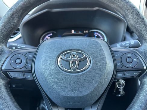 Used 2025 Toyota RAV4 LE image 27