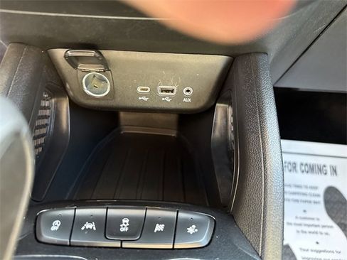 Used 2023 Chevrolet TrailBlazer LT w/ Convenience Package image 23