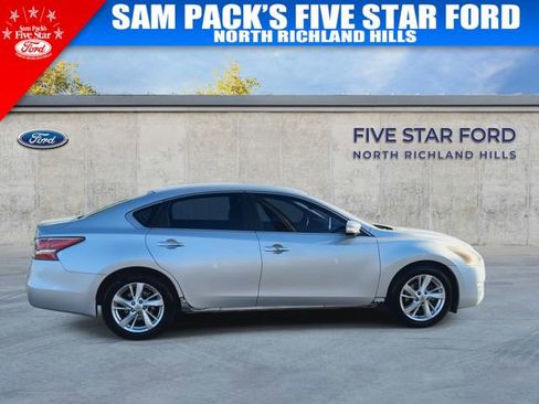 Used 2014 Nissan Altima 2.5 SV w/ Convenience Package image 10