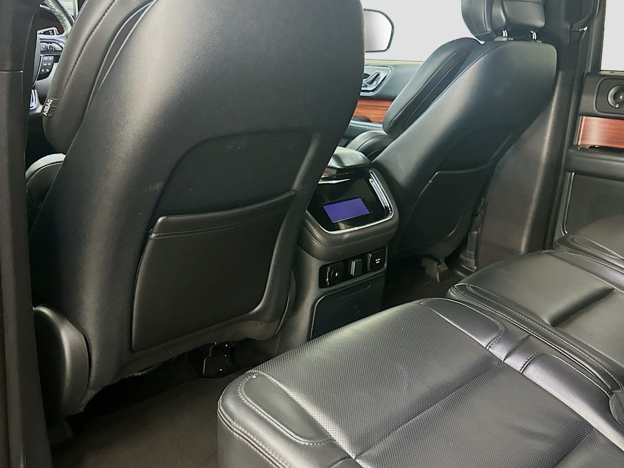 Used 2024 Lincoln Navigator Premiere AWD/4WD image 28