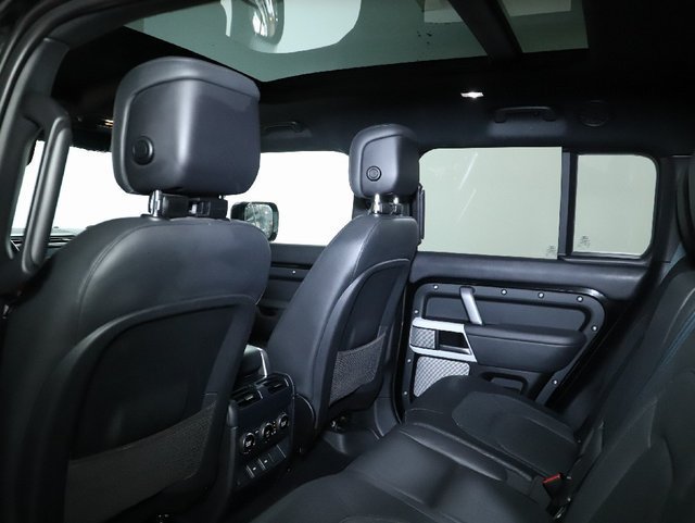 Used 2023 Land Rover Defender 130 X-Dynamic SE AWD/4WD image 19