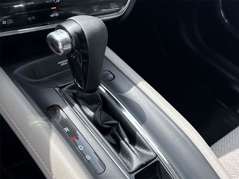 Used 2018 Honda HR-V EX image 26