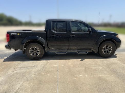 Used 2018 Nissan Frontier PRO-4X AWD/4WD image 5