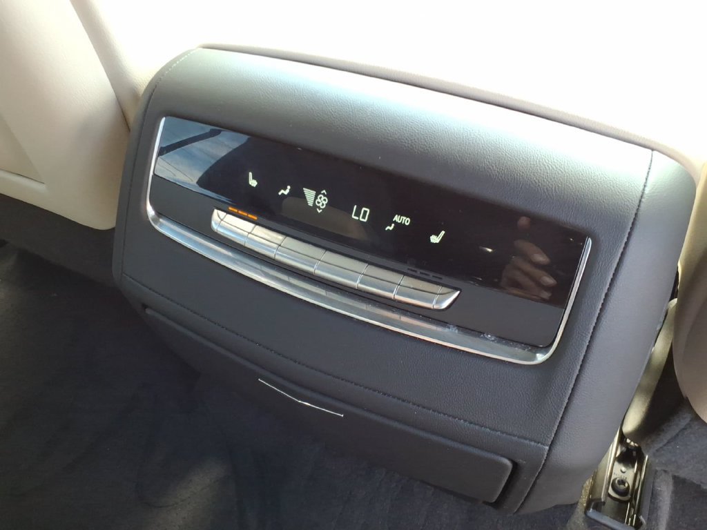 Used 2022 Cadillac Escalade Sport w/ Touring Package AWD/4WD image 16