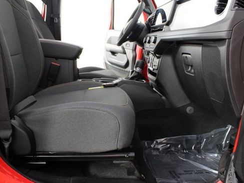 Used 2025 Jeep Wrangler Unlimited Sahara w/ Safety Group AWD/4WD image 19