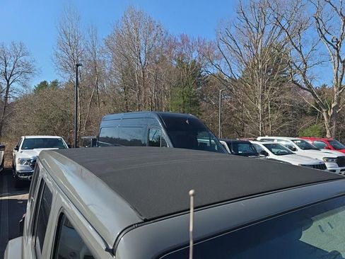 Used 2022 Jeep Wrangler Unlimited Sahara w/ Cold Weather Group image 10