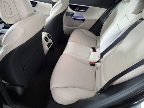 New 2026 Mercedes-Benz GLC 300 image 11