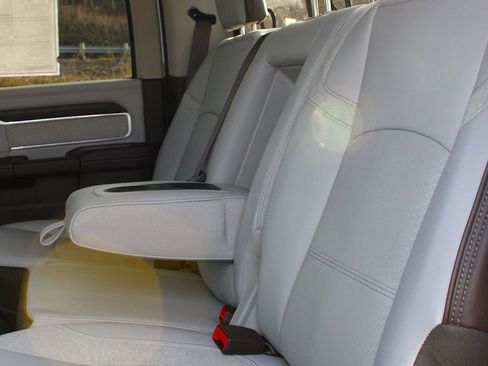 New 2026 RAM 2500 Laramie AWD/4WD image 17