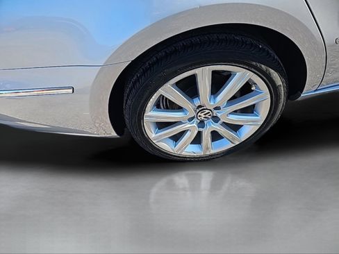 Used 2014 Volkswagen CC Sport image 32