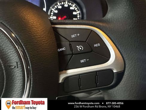 Used 2023 Jeep Renegade Latitude AWD/4WD image 20