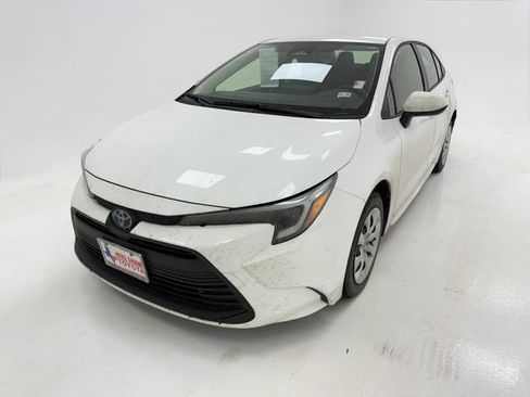 Used 2024 Toyota Corolla LE FWD image 4
