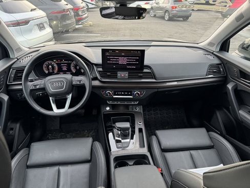 Certified 2025 Audi Q5 2.0T Premium Plus w/ Premium Plus Package image 11