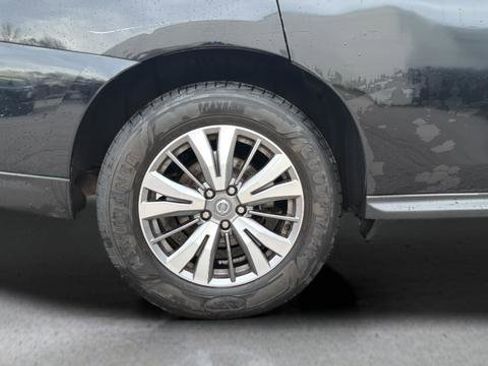 Used 2020 Nissan Pathfinder SV image 13