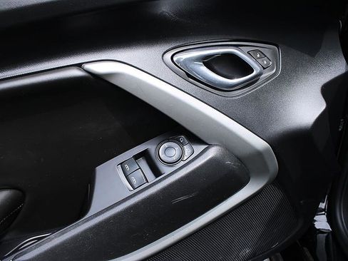 Used 2016 Chevrolet Camaro SS RWD image 10