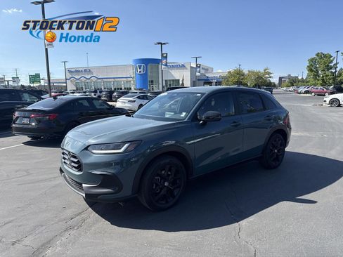 Certified 2025 Honda HR-V Sport image 1