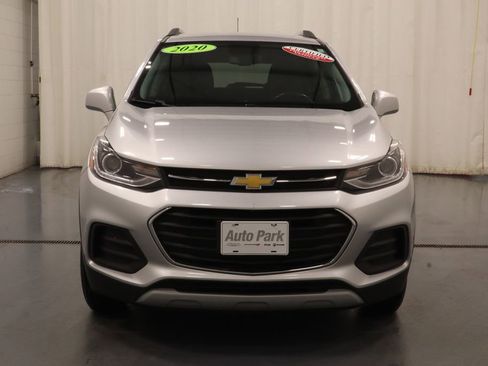 Used 2020 Chevrolet Trax LT w/ LT Convenience Package AWD/4WD image 4