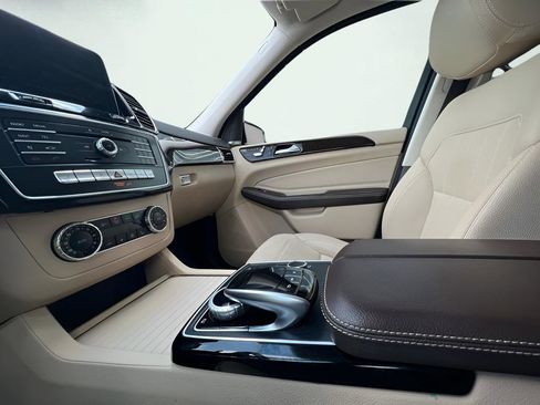 Used 2017 Mercedes-Benz GLS 450 4MATIC image 71